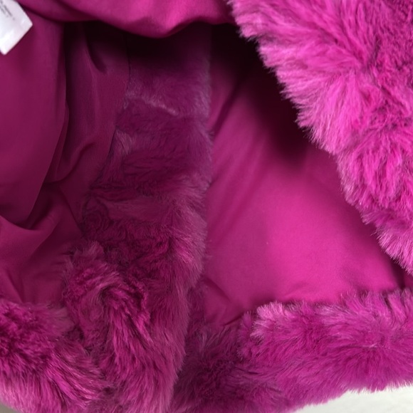 NWT Girls Toddler Cat & Jack Faux Fur Magenta Fully Lined Jacket Size 18M - Picture 8 of 9